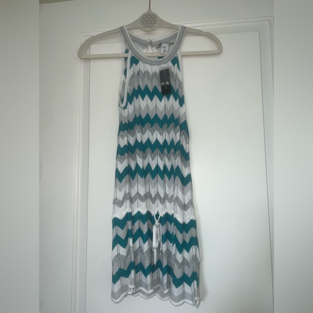 White House Black Market extended tank top